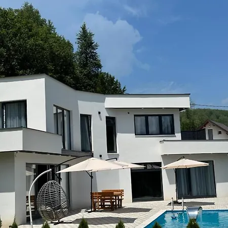 Vila Villa *